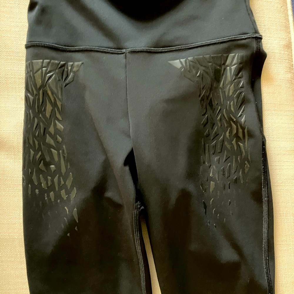 Gymshark woman tights with shiny detail. Small